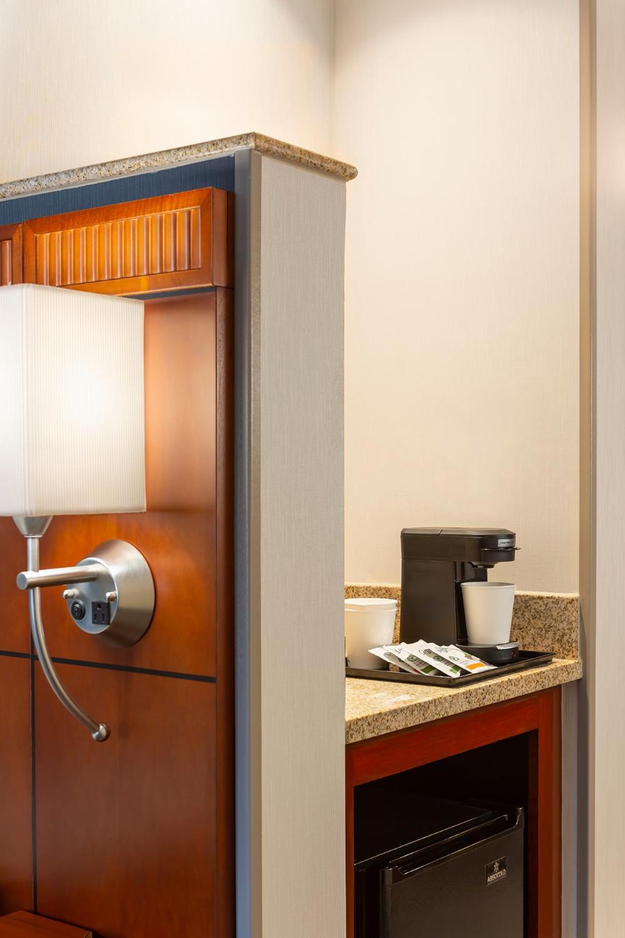 Courtyard By Marriott Madison West / Middleton Hotel Eksteriør billede