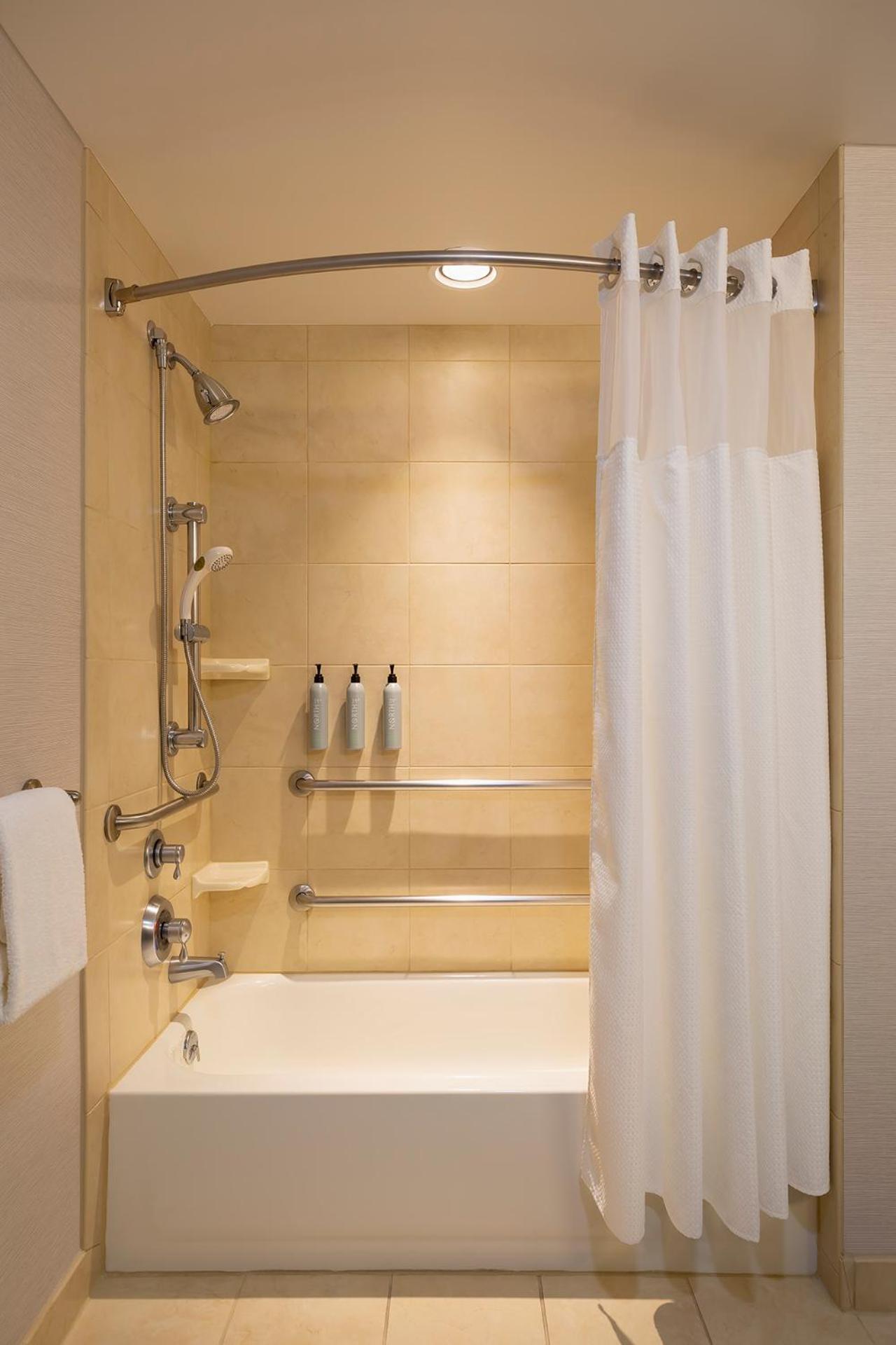 Courtyard By Marriott Madison West / Middleton Hotel Eksteriør billede