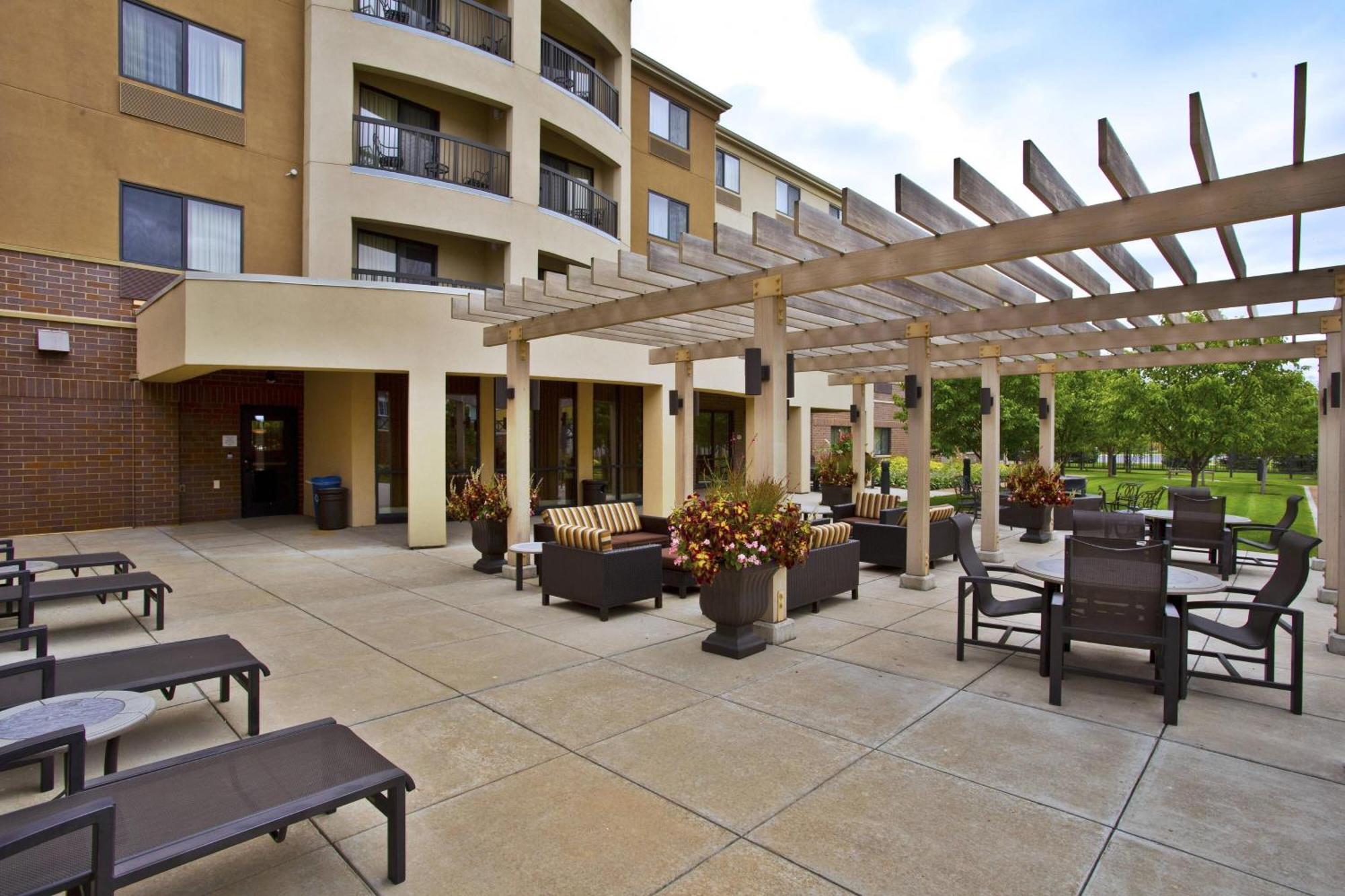 Courtyard By Marriott Madison West / Middleton Hotel Eksteriør billede