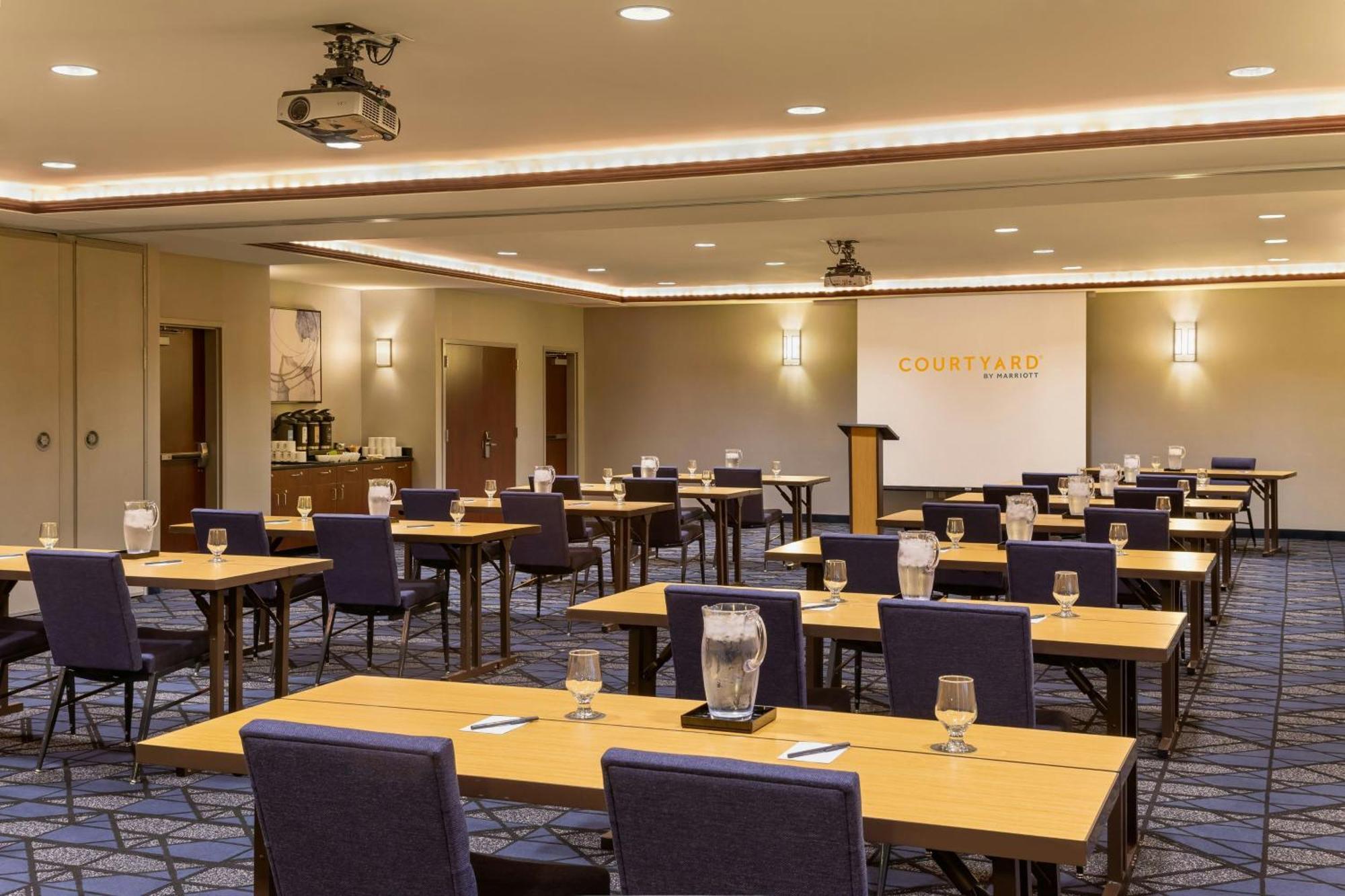 Courtyard By Marriott Madison West / Middleton Hotel Eksteriør billede