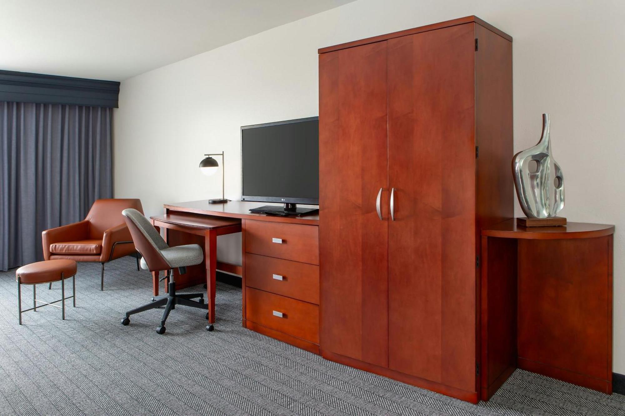 Courtyard By Marriott Madison West / Middleton Hotel Eksteriør billede
