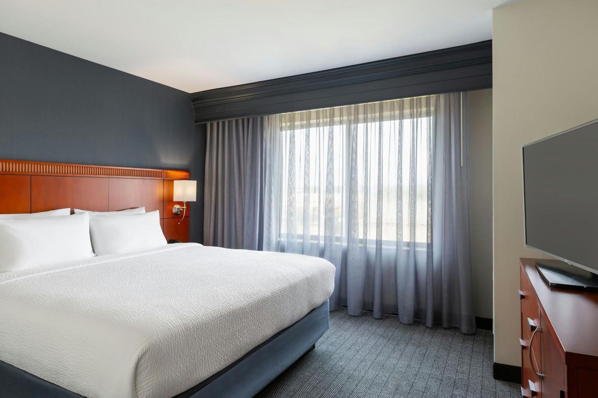 Courtyard By Marriott Madison West / Middleton Hotel Eksteriør billede