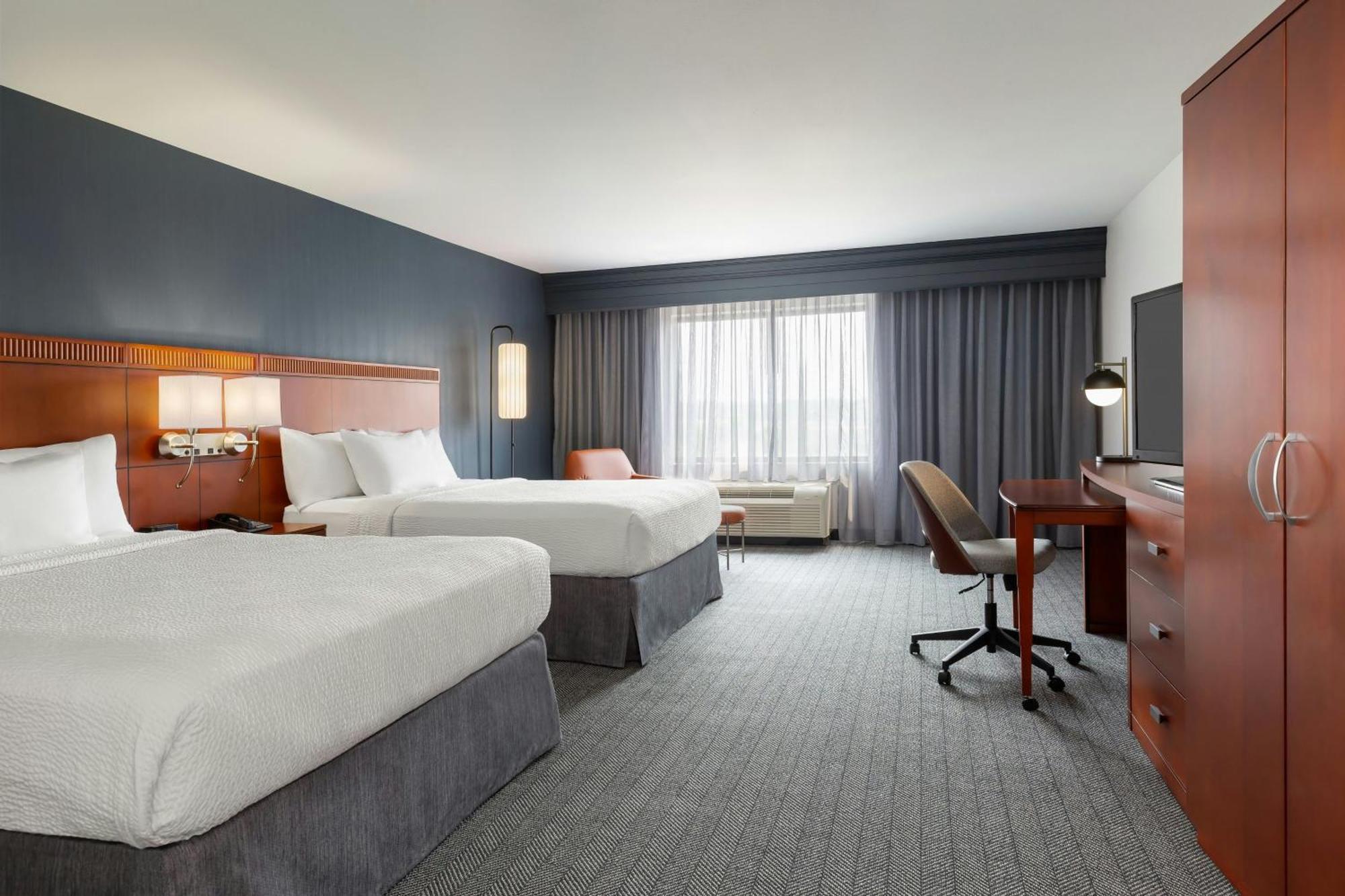Courtyard By Marriott Madison West / Middleton Hotel Eksteriør billede