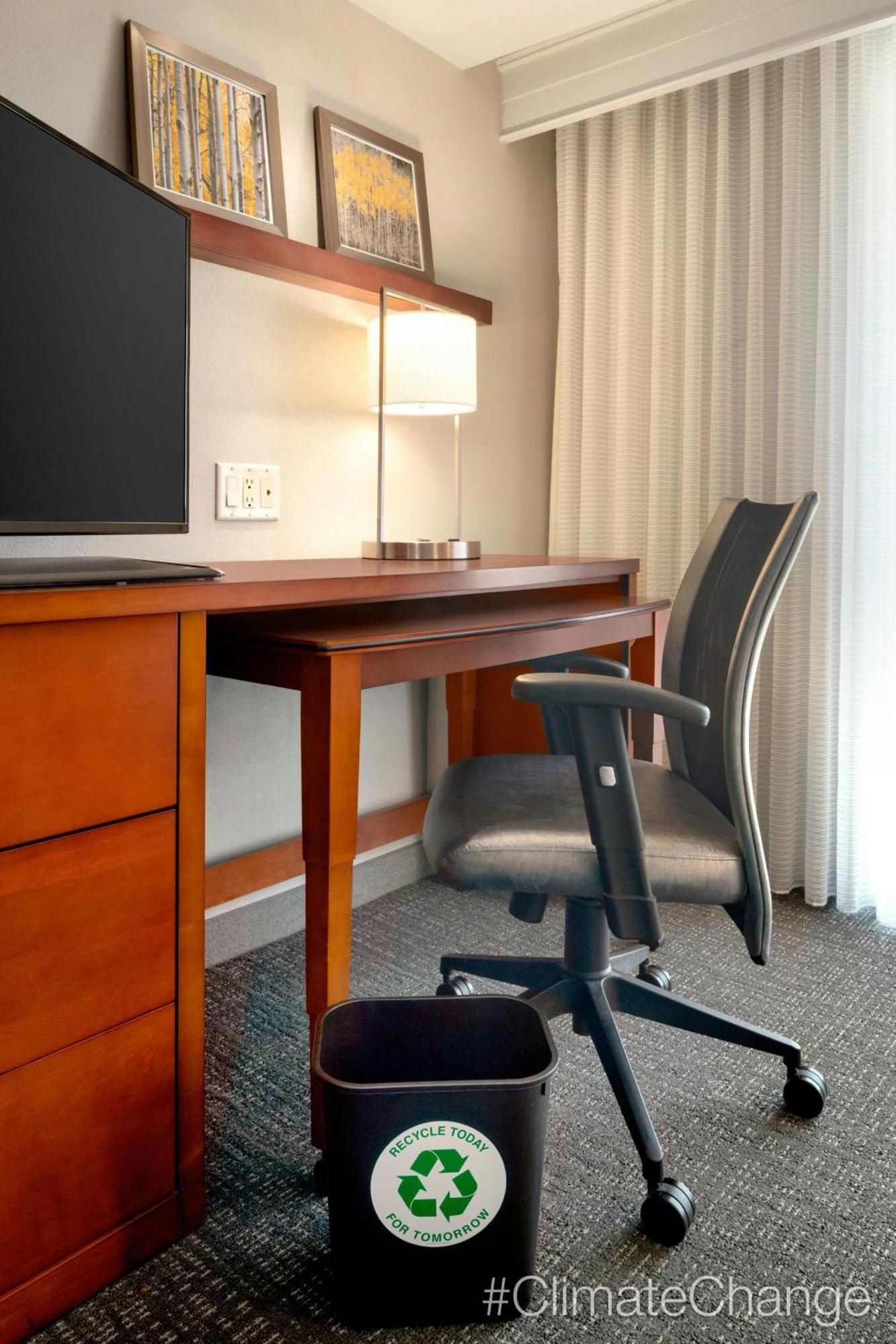 Courtyard By Marriott Madison West / Middleton Hotel Eksteriør billede